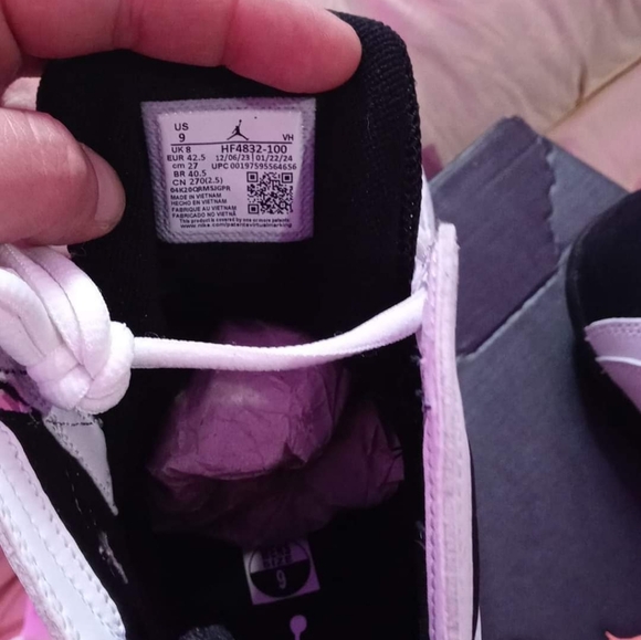 Jordan True Flights size 9 - Picture 6 of 8